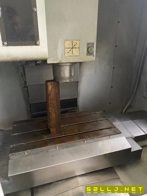 出售準新機：2018年美國哈挺710plus加工中心一臺