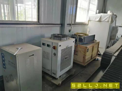 在位出售一臺折彎機，一臺1000瓦的激光切割機，19年的設備，只用了三月