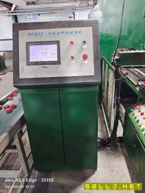 出售25噸高速龍門沖三臺帶送料機