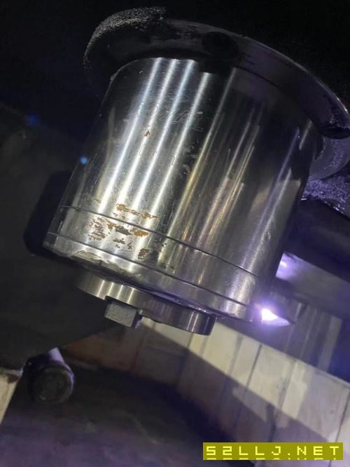 出售:華特3027龍門、二線一硬導軌、BT50齒輪主軸6000轉、三軸行程300027009.