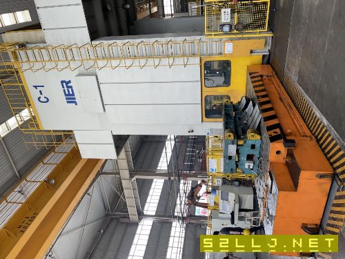 濟南二機800噸雙點一臺，2014年產，臺面38001800，側移雙工作臺，行程800，.