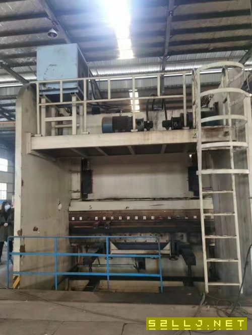 出售力豐機(jī)床W67K-800噸/5米數(shù)控液壓折彎機(jī)一臺。加高行程，開啟高度：1米.