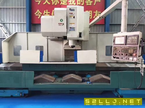 倉庫現(xiàn)貨！韓國斗山加工中心VN925，六導(dǎo)軌重型機(jī)，發(fā)那科系統(tǒng)，30把鏈?zhǔn)降?