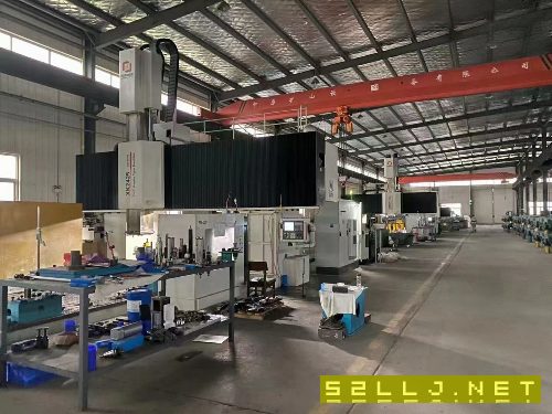 出售:2019年昆機2米56米龍門加工中心，門寬3米7，三軸帶光柵尺，帶立臥刀庫.