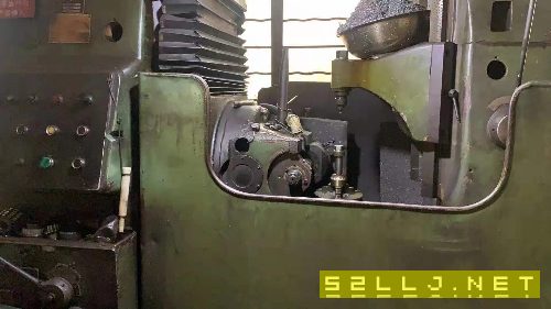 正宗重慶滾齒機Y3150E一臺，在位處理。