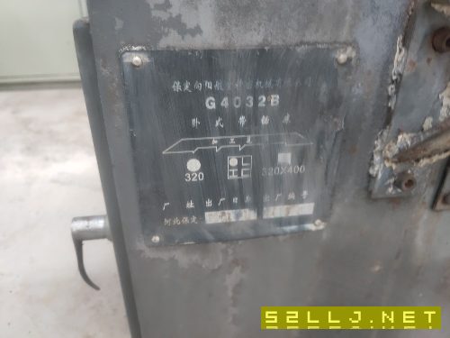 出售2007年保定向陽G4032B帶鋸床。