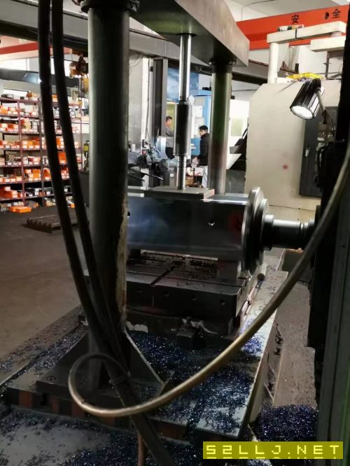 出售：龍佑單面銑，行程1500800，參數如下表，私聊發工作視頻。