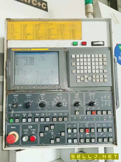 出售：臺灣油機1000ATC＋C立車一臺..32把刀...發那科18i