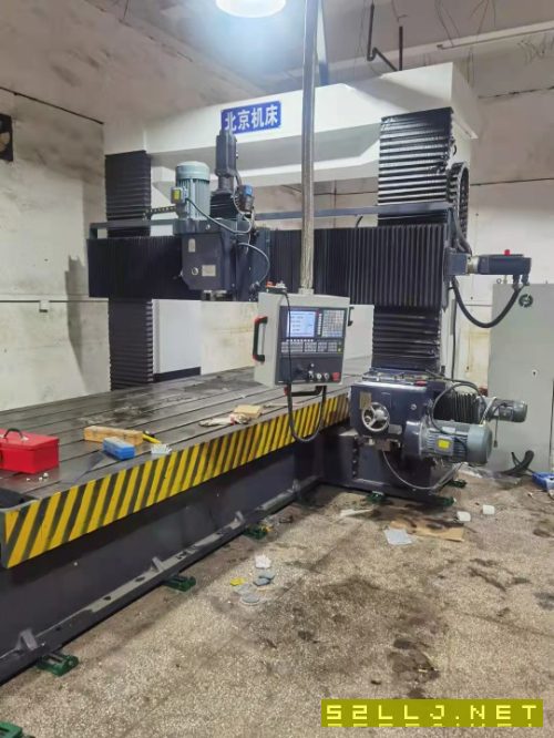 出售：新機北京機床龍門銑，工作臺1.64米。過寬2.3米。
