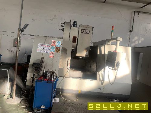 出售：臺灣建德1370加工中心，bt50主軸