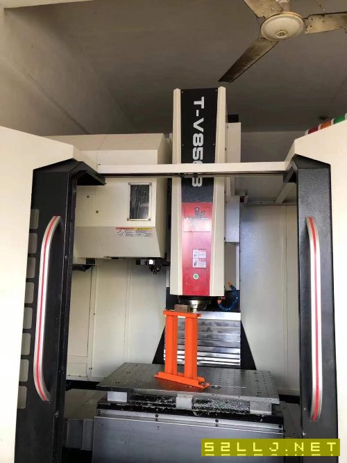 貨準新機臺群856B，直連主軸12000轉，大扭矩短鼻端主軸，三軸重型線軌，發.