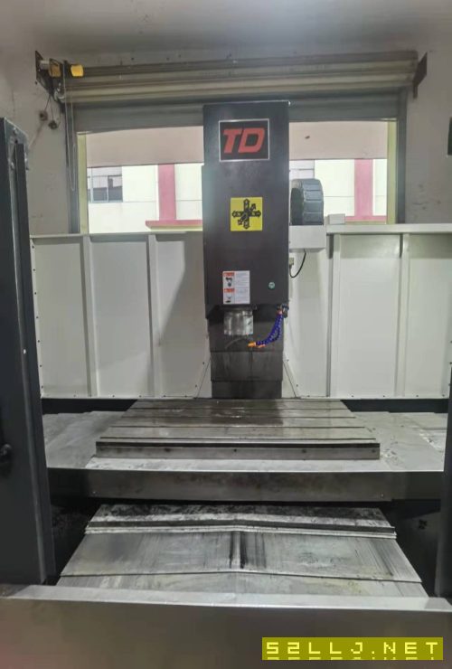到貨鼎泰1270數(shù)控銑