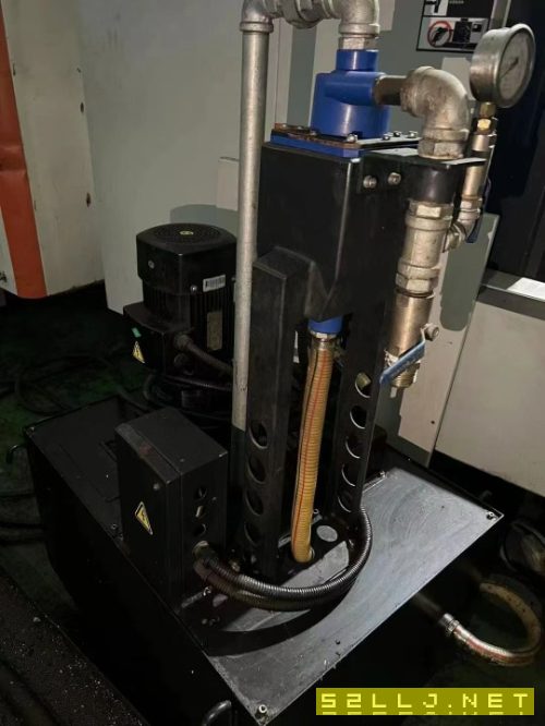常州永進1160加工中心，兩線一硬滾柱導軌