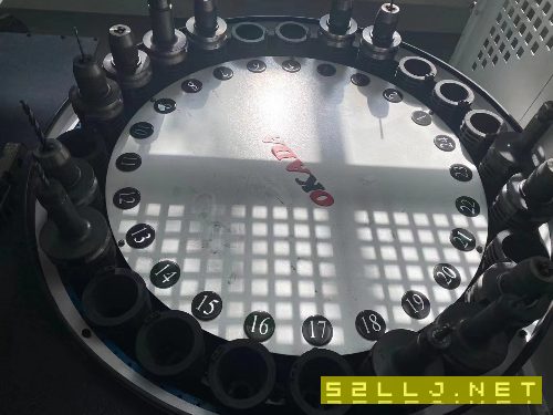 紐威1530龍門(mén)加工中心