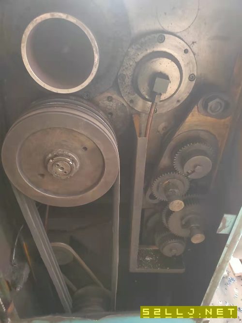 出售：08年安陽61803000車床。