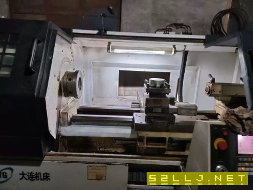 出售大連6150乘1米數(shù)控車一臺(tái)
