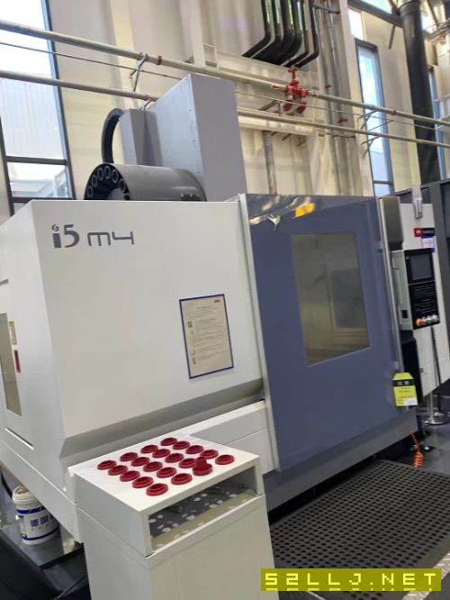 售精品ⅰ5M4.8立式加工中心BT50主軸帶排屑器少用.