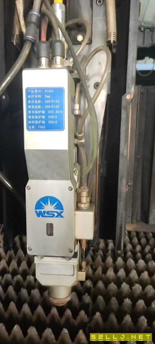 3300瓦多模激光器宏山4020H包圍交換臺(tái)激光切割機(jī).