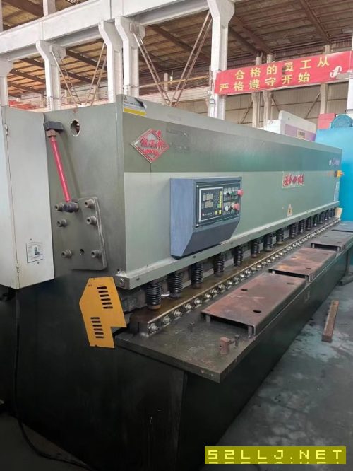 QC12Y-44000液壓擺式剪板機(jī)