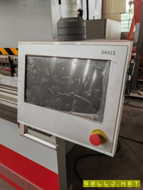 出售WF67K-400T/4000南通航力數(shù)控折彎機(jī)