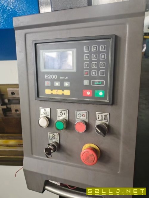 出售南通利王WF67K-100T/2500數控折彎機