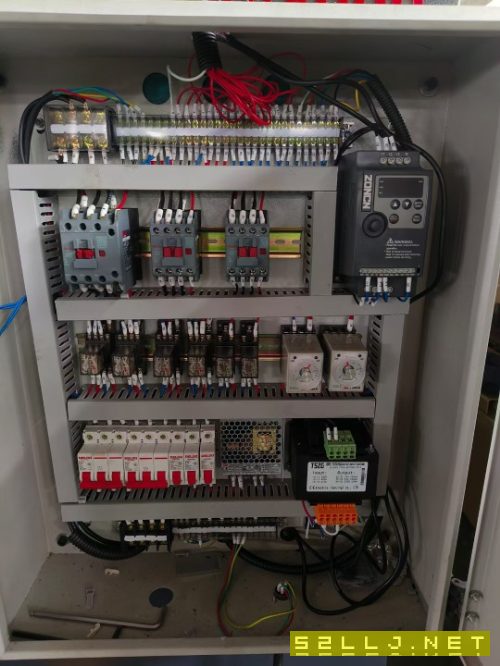 出售中亞WF67K-100T/4000數(shù)控折彎?rùn)C(jī)