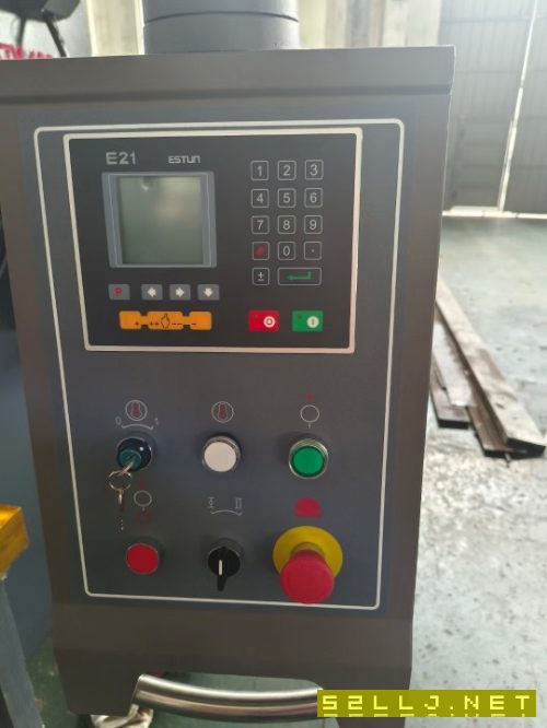 出售中亞WF67K-100T/4000數控折彎機