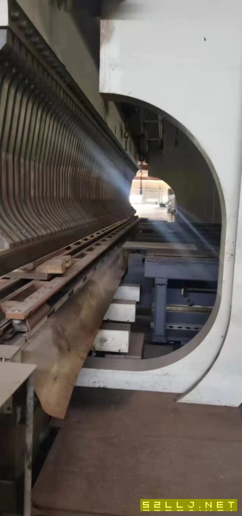 出售WF67K-2000T/12000數(shù)控折彎機