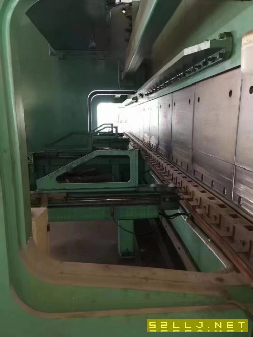 出售南通東海1200噸12米數(shù)控折彎機