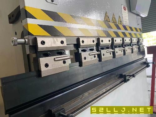 出售電液數控折彎機40T/1500