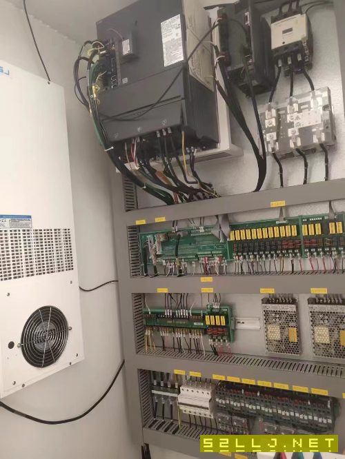 1380加工中心一臺，三菱m80系統，兩線一硬40主軸.