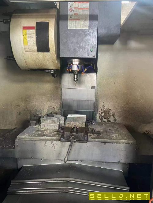 出售：江蘇大僑1160加工中心一臺