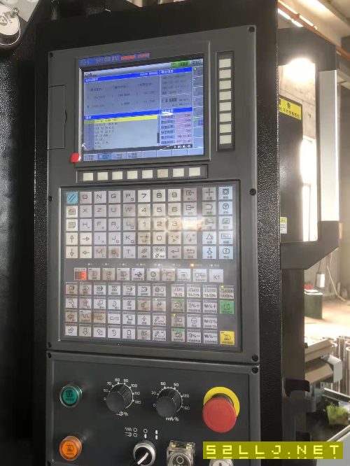 準新6180乘3米數控車