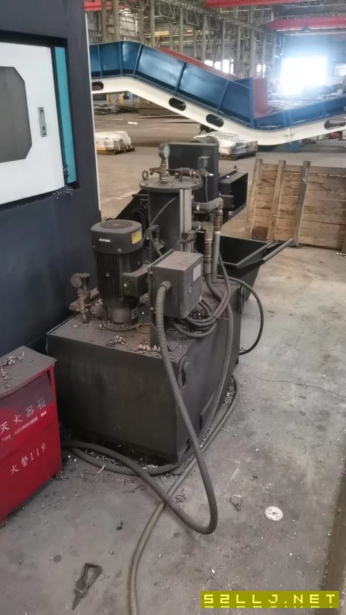 出售:新諾1016數(shù)控龍門，行程1650/1100/600，中心出水.
