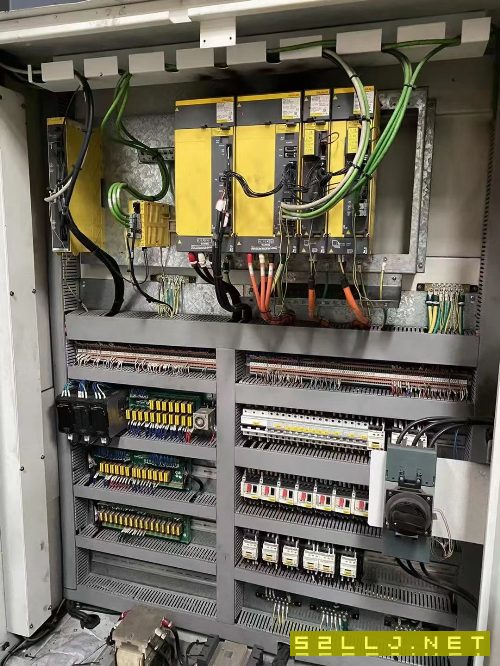 德?lián)P5032龍門加工中心