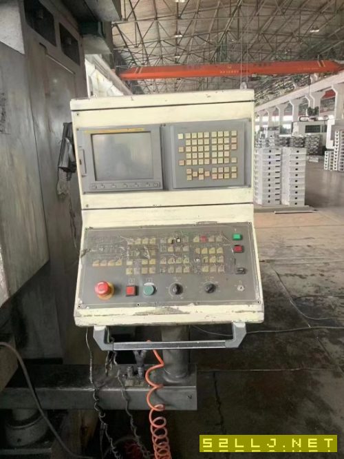協鴻3000龍門加工中心