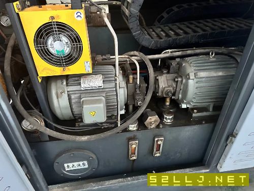 出售云機40100數控車