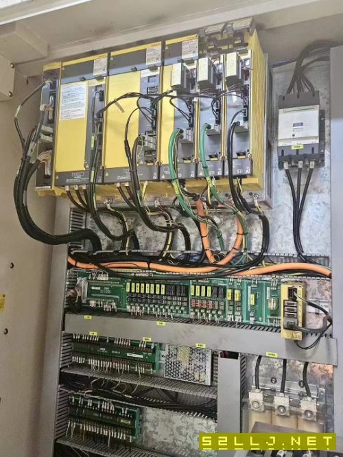 格勒嘛2518龍門，BT50主軸，發那科MF黑系統，af電機，.