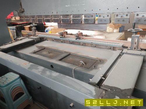100噸3米數(shù)控折彎機