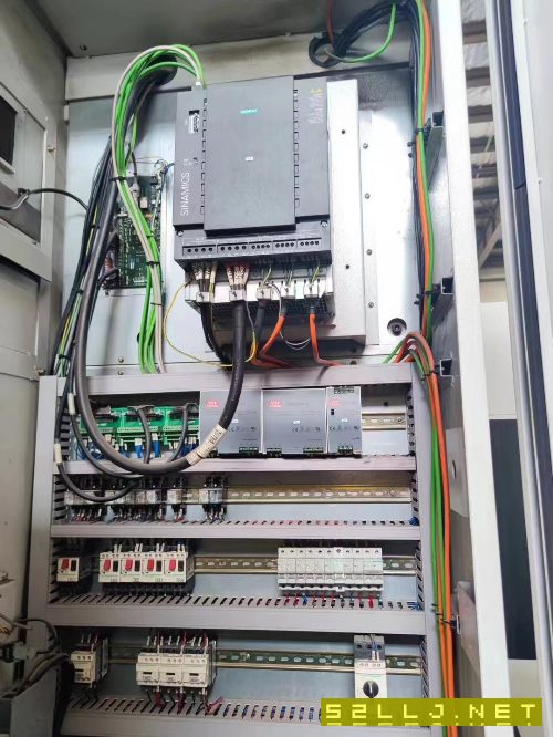 低價出售漢川XK715D數控銑一臺、西門子系統，BT50主軸.