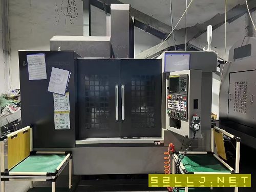 無錫工廠買下同款四臺沈陽850準新機。三線主軸直連120.