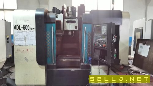 出售2015年大連機床集團VDL600A立式加工中心，線軌