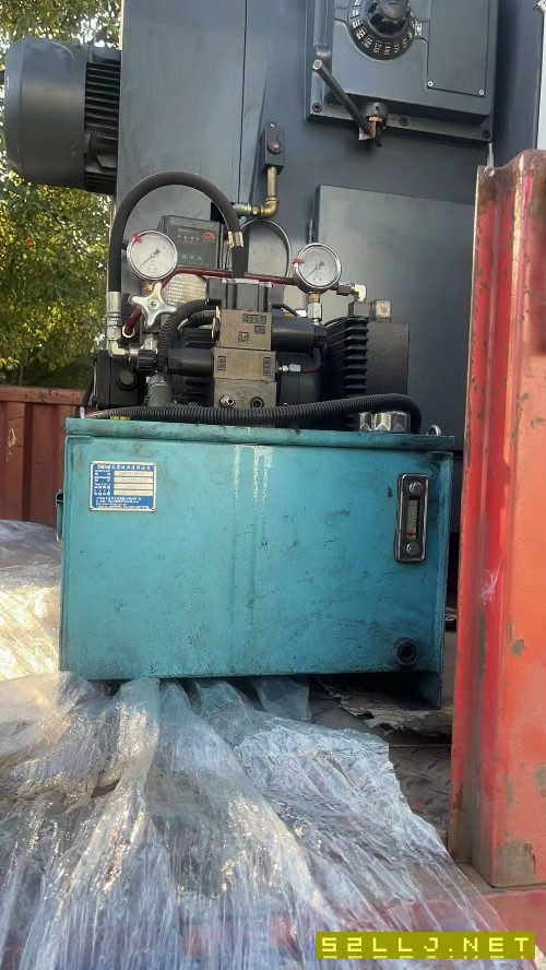 處理正宗臺灣旭陽CNC-250R四軸一套幾乎未用。全套帶尾.