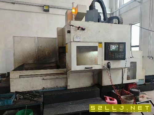 沈陽?？藬悼佚堥T鉆，bt50主軸，6000轉，帶刀庫，帶中.