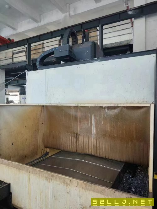 沈陽?？藬悼佚堥T鉆，bt50主軸，6000轉，帶刀庫，帶中.
