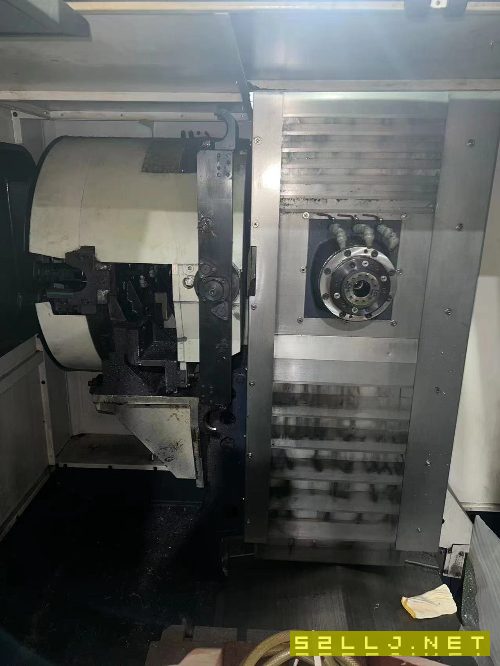 臥加一臺型號S50L，Bt40主軸轉速8000，三線軌