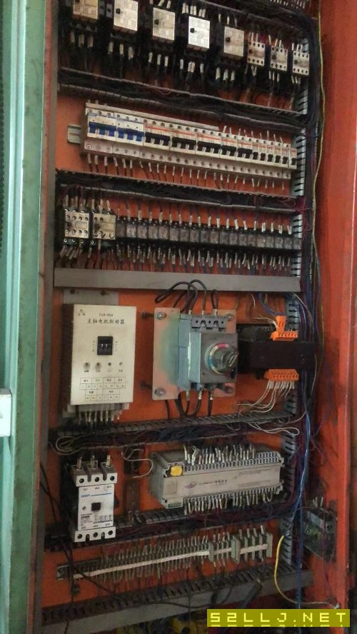 10年中捷6111b/3鏜床在位出售