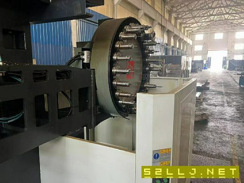 剛剛拿下：海天30006000龍門加工中心一臺，帶刀庫，方.