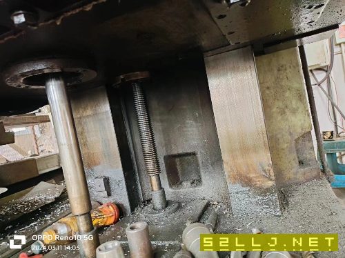 出售:中捷6111b鏜床，在位使用中