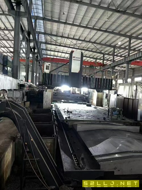 紐威3080龍門加工中心